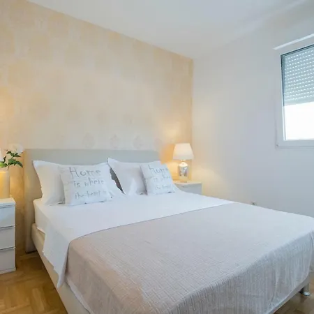 Comfortable Cozy 스플리트